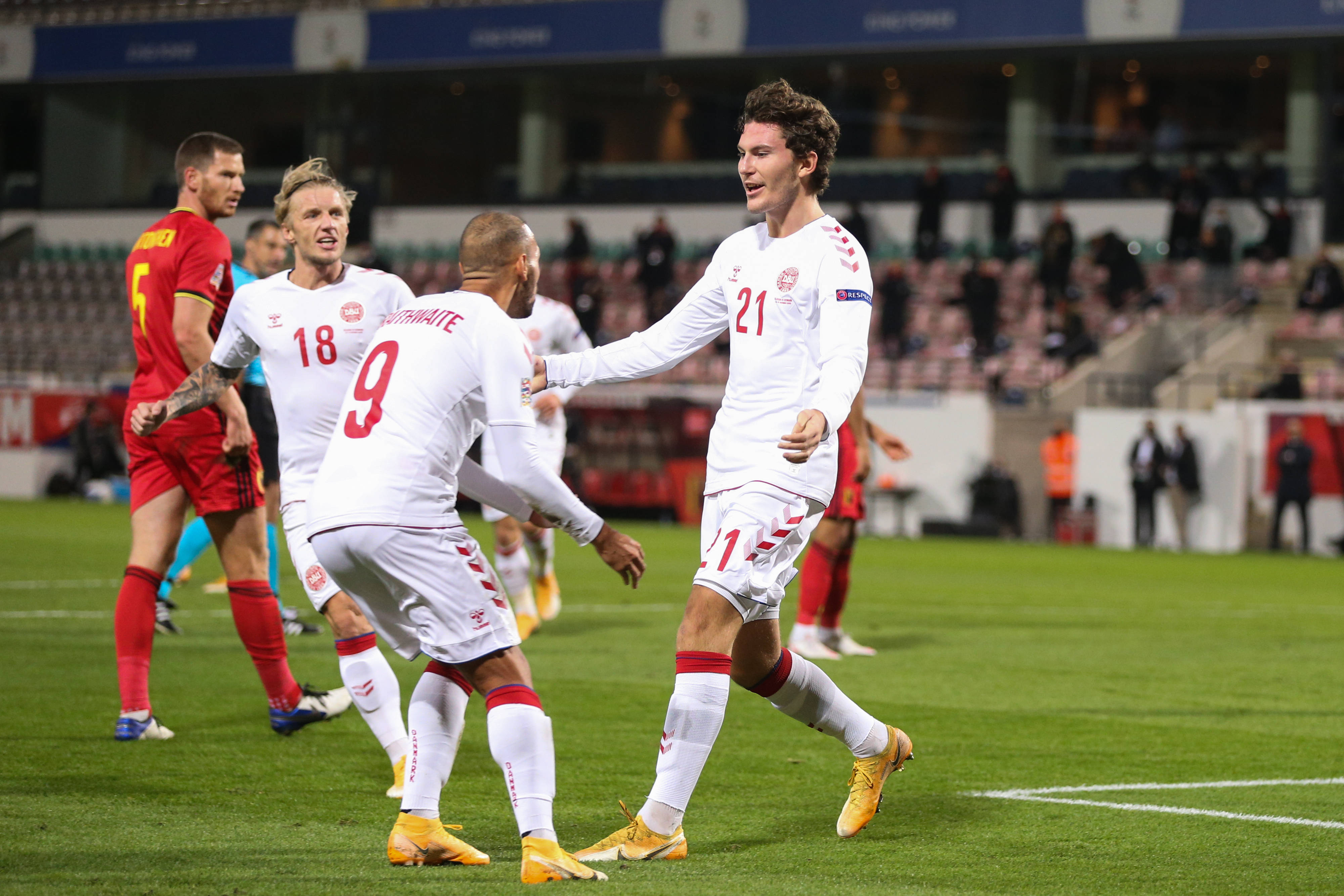 迷对自己支 迷对自己支